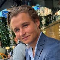 Porträtt av Anton Pernvik, grundare och VD på AI Kollegorna
